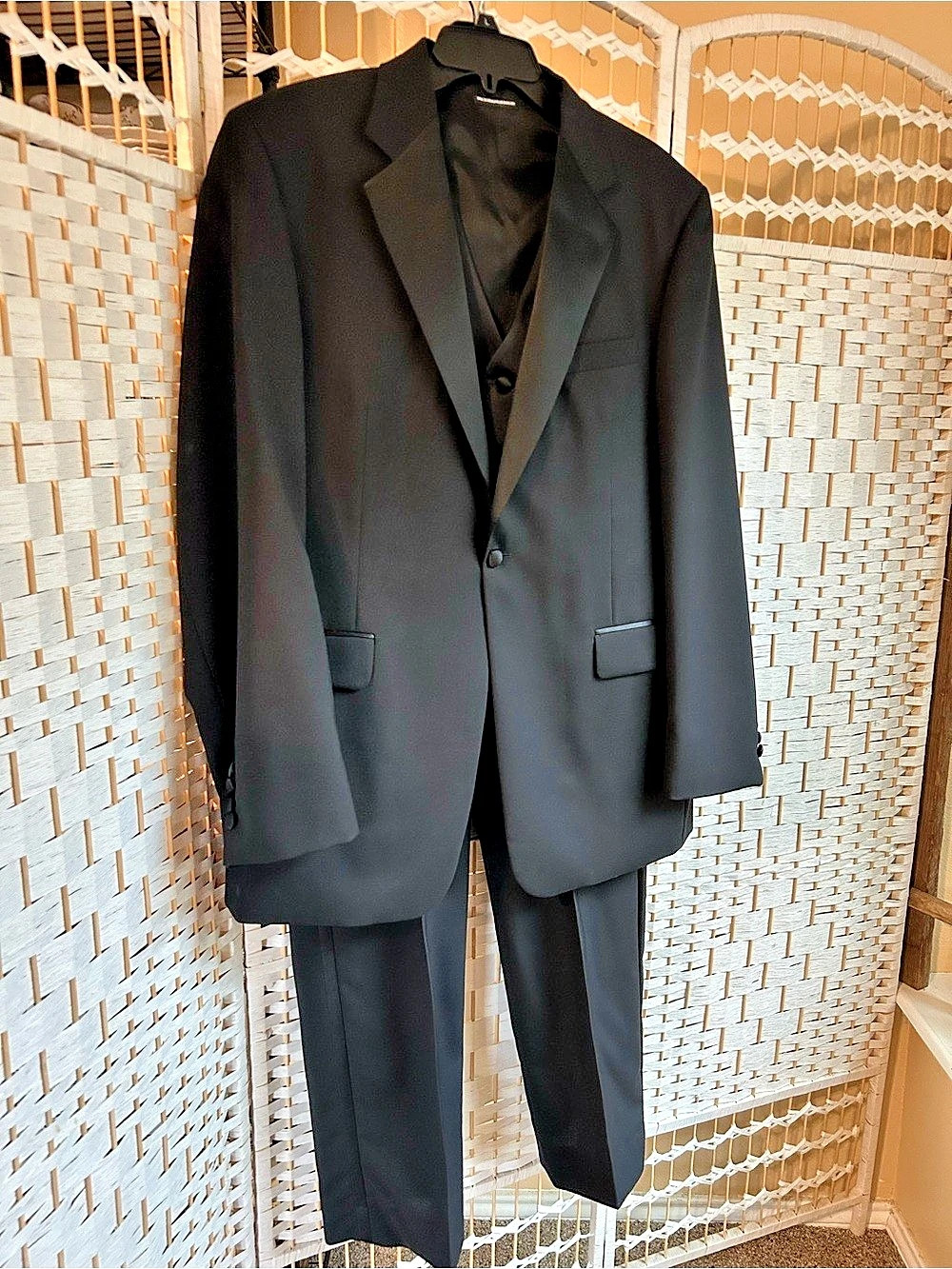 Stafford Essentials Tuxedo Suit Classic Wool Black 42L Vest Bowtie Cuff Links